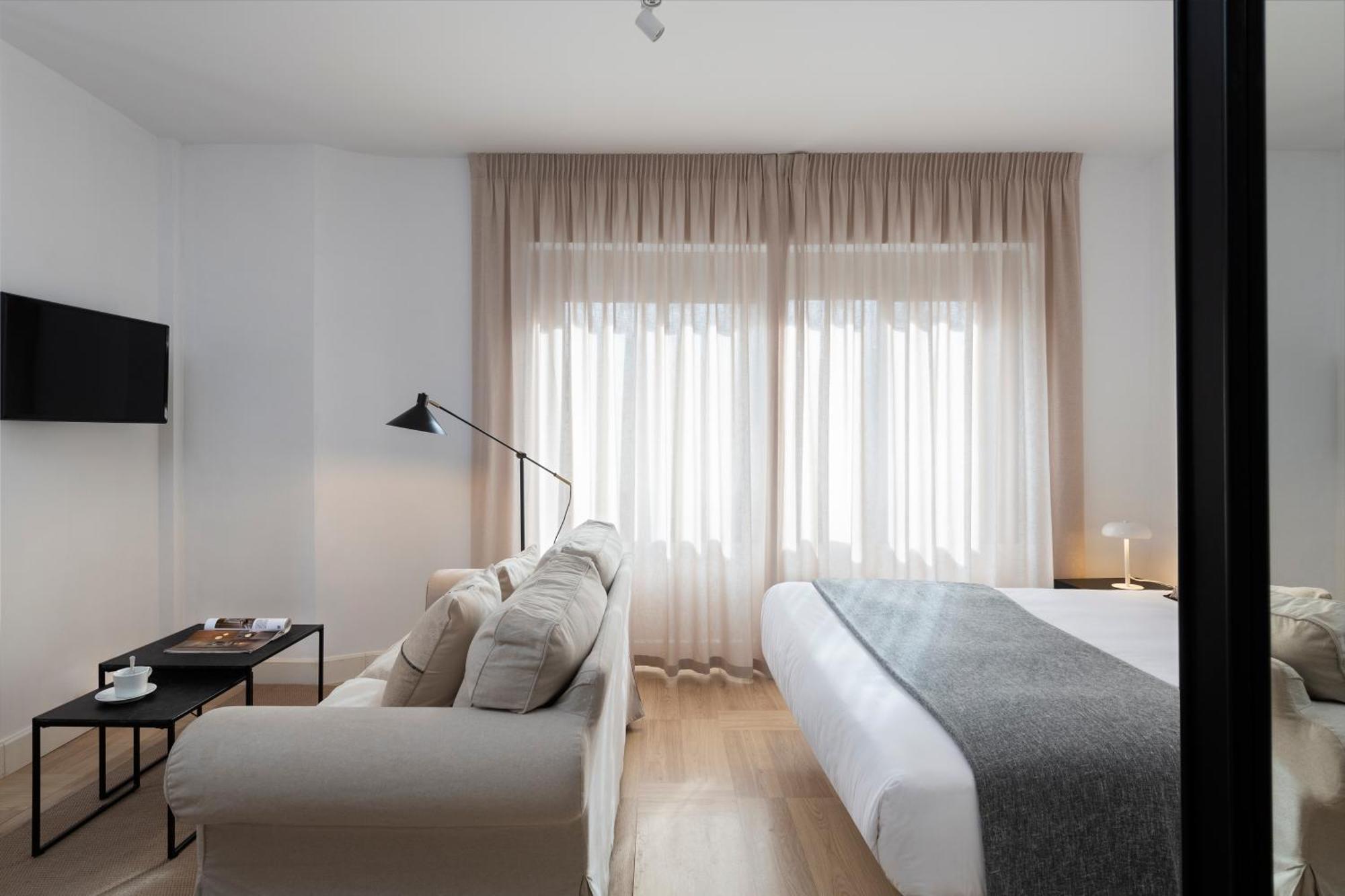 Salado Suites Apartments セビリア エクステリア 写真